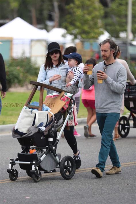 Anne Hathaway Spends Mother's Day At The Market With Her Family!