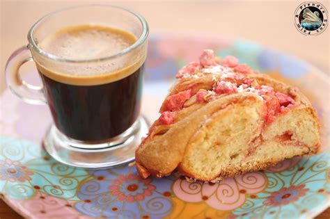 Brioche Tress E Aux Pralines Roses A Prendre Sans Faim