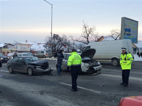 Accident în lanț pe Calea Turzii Un șofer a derapat și a lovit cinci