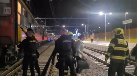 Un Choque Frontal Entre Dos Trenes En La Rep Blica Checa Deja Al Menos