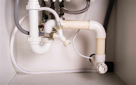 How to Fix a Gurgling Kitchen Sink (7 Simple Tips) - Kitchen Crawlers