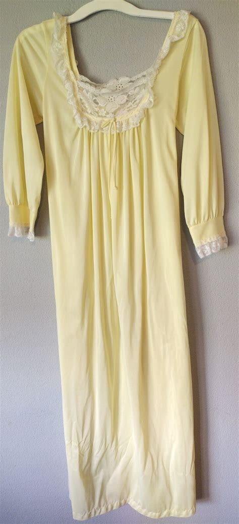Saramae Fine Vintage Lingerie Nightgown Canary Yellow Gem