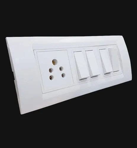 Redsun Polycarbonate 5 Modular Switch Socket Combination For Electrical Fitting At Rs 42 In New