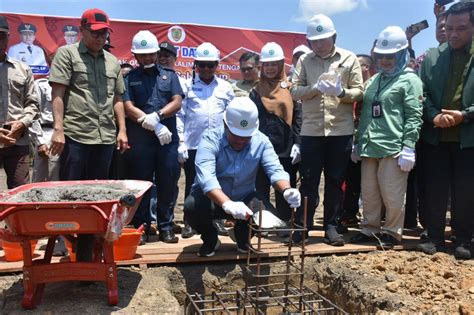 Setda Prov Kalteng Wagub Edy Pratowo Lakukan Peletakan Batu Pertama