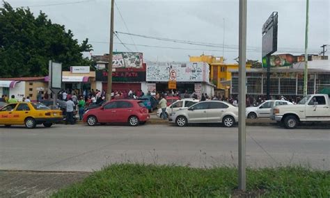 Largas Colas En El Ltimo D A Para Tramitar La Credencial Del Ine En