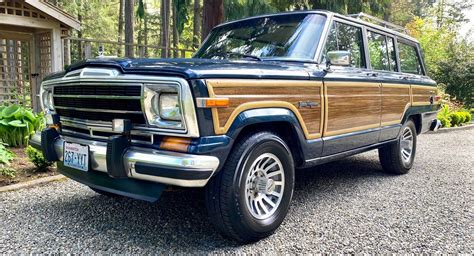 1990 Jeep Grand Wagoneer Catalog and Classic Car Guide, Ratings and ...