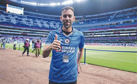 César Chelito Delgado ex jugador de Cruz Azul y Monterrey ve a La