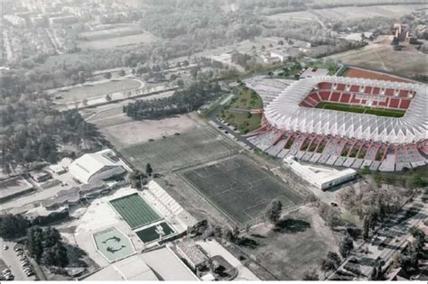 VIDEO Vučić najavio da Srbija sipa 70 miliona evra u stadion od 20 000