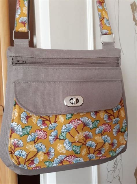 Sac Polka gris et jaune à gingkos cousu par Nicole Patron Sacôtin