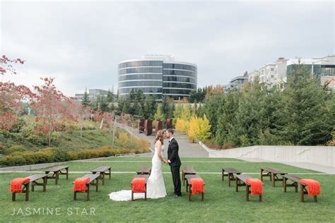 Seattle Ballard Hotel Wedding : Sherri+John - Jasmine Star