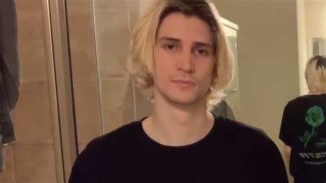 net worth of in n out owner