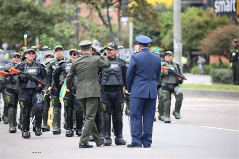 Policía De Colombia On Twitter Rt Directorpolicia Este 20dejulio Rendimos Homenaje En