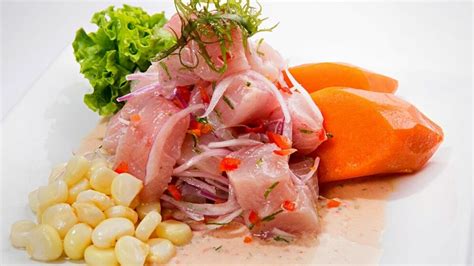 Receta de ceviche peruano Ingredientes y Preparación plazaVea