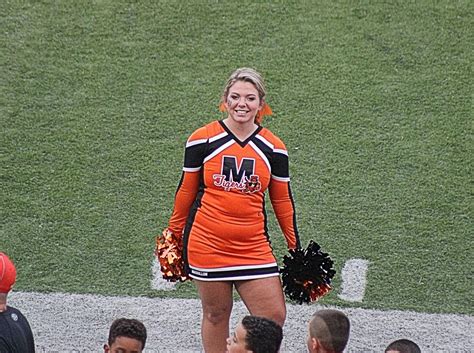 Massillon Cheerleaders Massillon Gleoak Game
