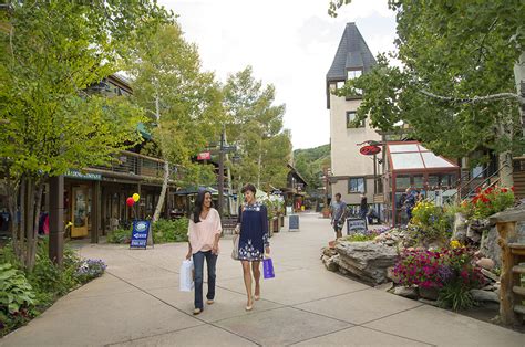 Shopping in Snowmass Village, Colorado | Snowmass Tourism