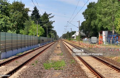 Beberapa Rel Kereta Api Dengan Persimpangan Di Stasiun Kereta Api Dalam