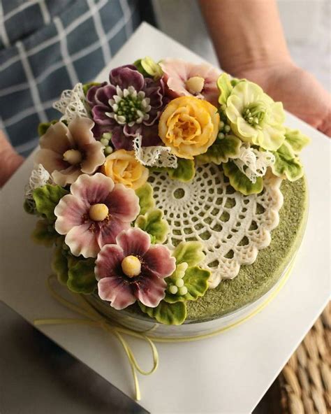 Buttercream Flower Cakes Are A Delicious Way To Welcome Spring