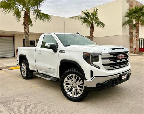 GMC SIERRA SLE 2023 BLANCA JM Automotriz