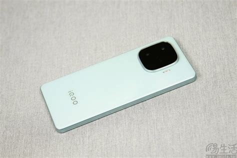 Iqoo Z9 Turbo配置曝光，或将沿用oled直屏