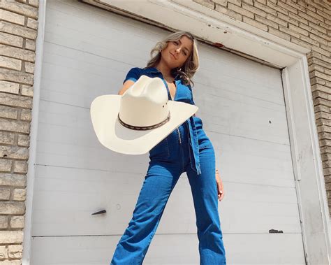 What To Wear In Nashville Summer 2021 Styled By Mckenz