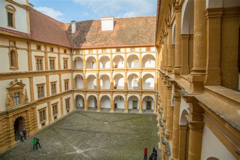 Graz: Schlossberg Private Guided Tour