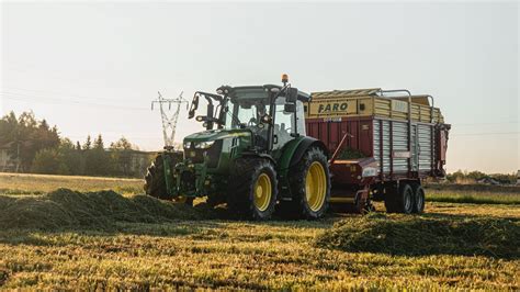 Zbiór traw z nowymi nabytkami i brama weselna 2023 Gospodarstwo Rolne