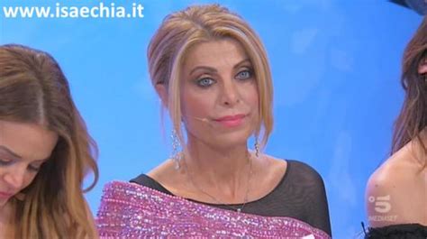 Uomini E Donne Lex Dama Anna Tedesco Si Scaglia Contro Gianni Sperti