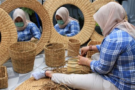 Pengembangan Ekonomi Kreatif Berdasarkan Potensi Wilayah