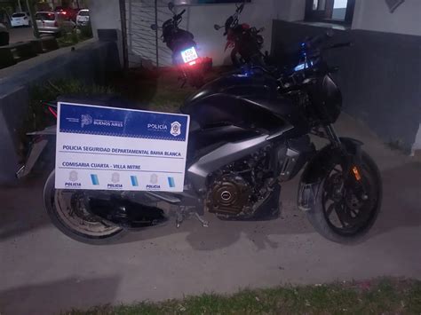 Empujaban Una Moto Robada Intentaron Escapar Y Fueron Arrestados