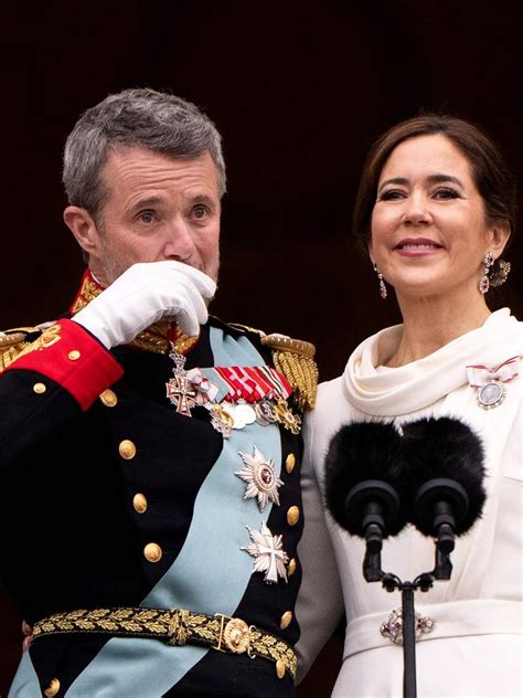 Queen Mary, King Frederik X Denmark coronation: Telling moment as crowd ...