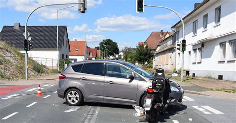 J Hriger Rollerfahrer Bei Unfall Schwer Verletzt Nw De