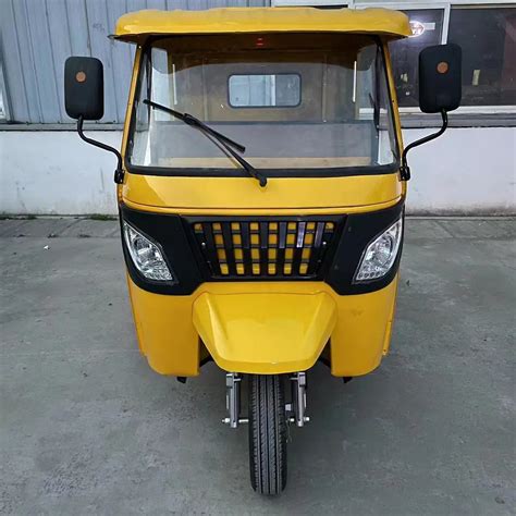 4 6 9 Passenger Tricycle Gasoline 200cc Engine Transport Rickshaw