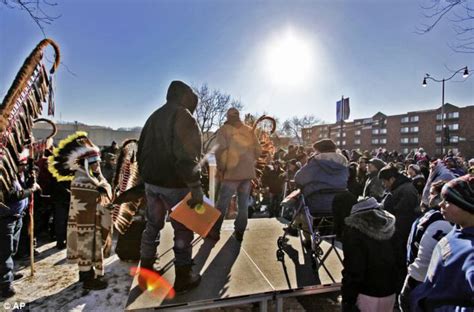 Native Americans Ride For 16 Days To Remember 38 Dakota Men Killed In