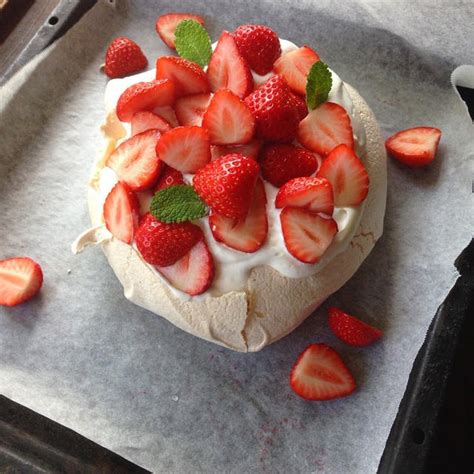 Strawberry Pavlova イチゴのパブロバ By つぶこさん レシピブログ 料理ブログのレシピ満載！