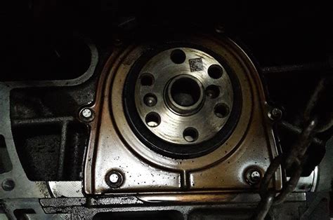 Течь сальника коленвала Форд Фокус 3 Powershift - FS-drive
