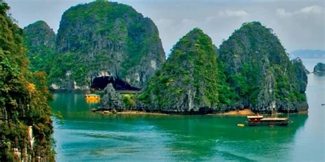 Vietnam Tour Packages Services at Rs 30000/tour in Mumbai | ID ...