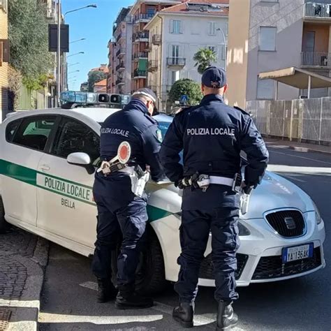 Senza Assicurazione E Con La Patente Scaduta Guai E Sanzioni Per Una