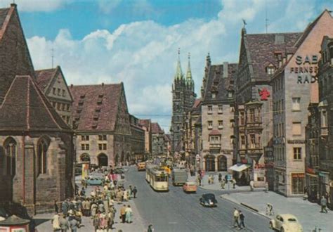 AK Nürnberg belebte Straße mit Blick auf Mauthalle u Lorenzkirche