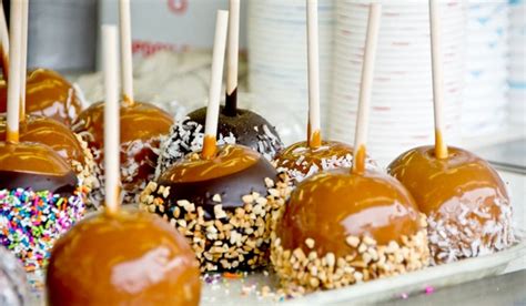 Fall Recipe Recipe Gourmet Caramel Apples Dipped In Merckens