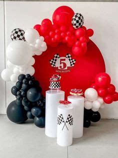 Idee Su Compleanno Tema Corse Compleanno A Tema Hot Wheels Feste Di Compleanno Feste Di