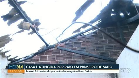 Casa Atingida Por Raio E Pega Fogo Em Primeiro De Maio Segundo