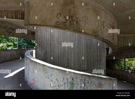 Concrete Ramp Hi Res Stock Photography And Images Alamy