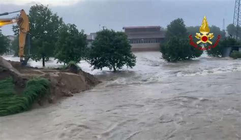 Maltempo In Veneto Esonda Il Fiume Muson Che Rompe Gli Argini Trovato