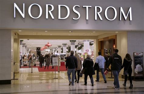 Marketing Mix of Nordstrom and 7Ps (Updated 2025) | Marketing91