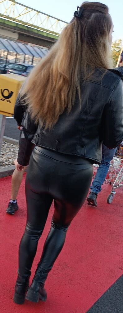 Perfect Ass In Shiny Leather Leggings Spandex Leggings Yoga Pants