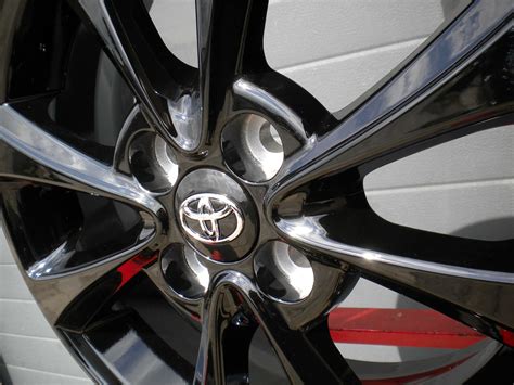 Nowe Oryginalne Felgi Aluminiowe X Toyota Yaris Iii Ostrowiec