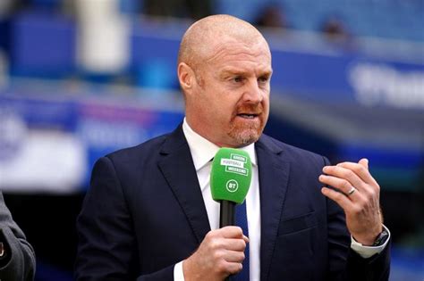 Everton Boss Sean Dyche Wants His Players To Focus On Saving The Club