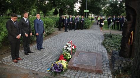 Szefowie MSZ Polski Litwy i Ukrainy oddali hołd powstańcom styczniowym