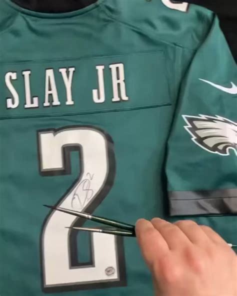 NFL France On Twitter Cet Artiste Utilise Des Maillots Pour Faire