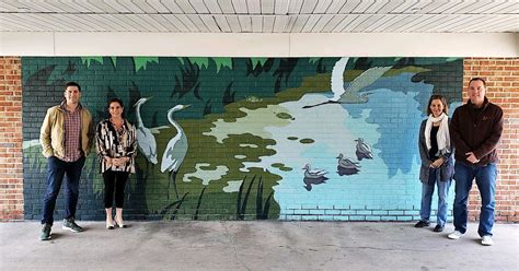 Corsica Hills Residents Enjoy Hemsley Mural Life